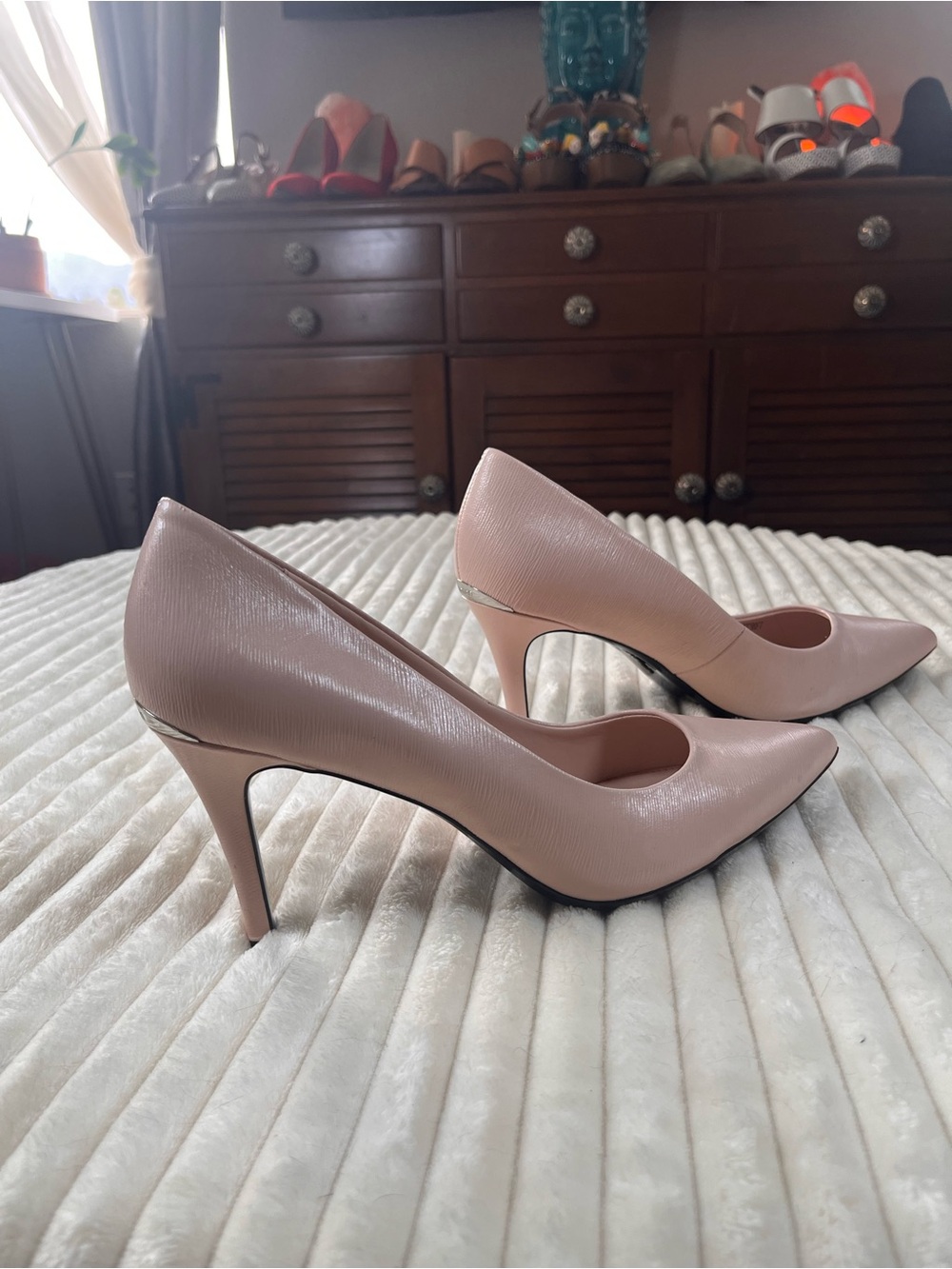 Calvin Klein Gayle Blush Pink Nude Pointed-Toe Leather Pumps Size 9 NWOT